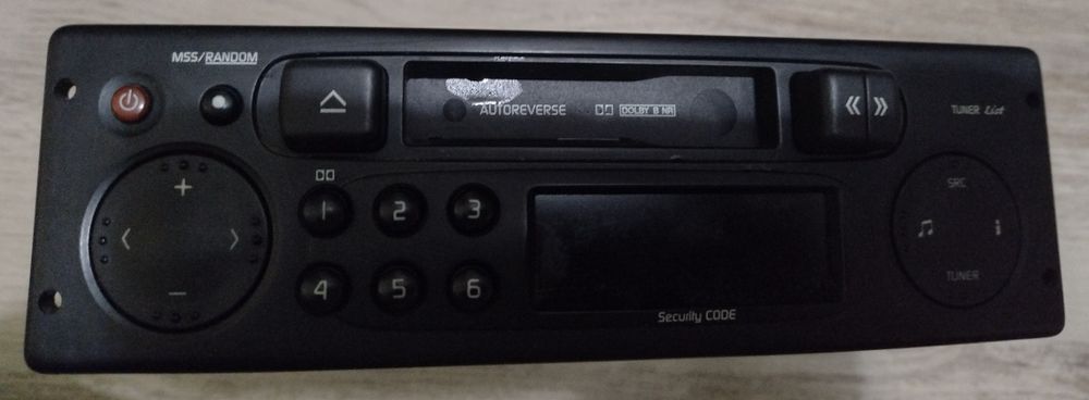 Vând radio auto 12V