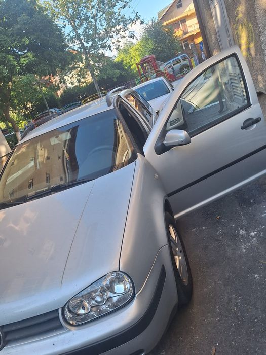 Auto wv golf 4 doar vând nu fac schimb                                    vând golf 4        brec