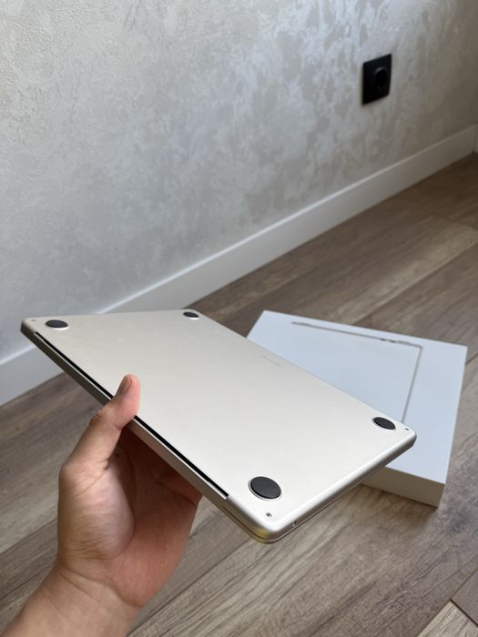 MacBook Air M3 13″ 2024 | 8/256 ГБ |