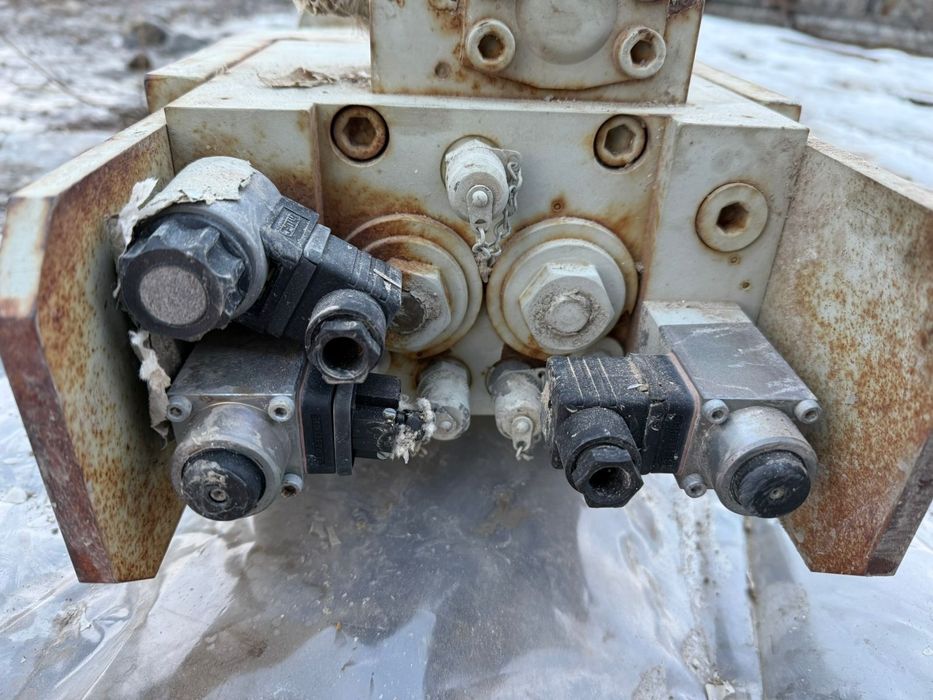 Гидроцилиндр Sennebogen на манипулятор