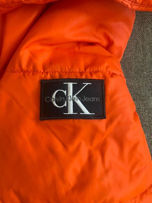 Продам пуховик calvin klein jeans