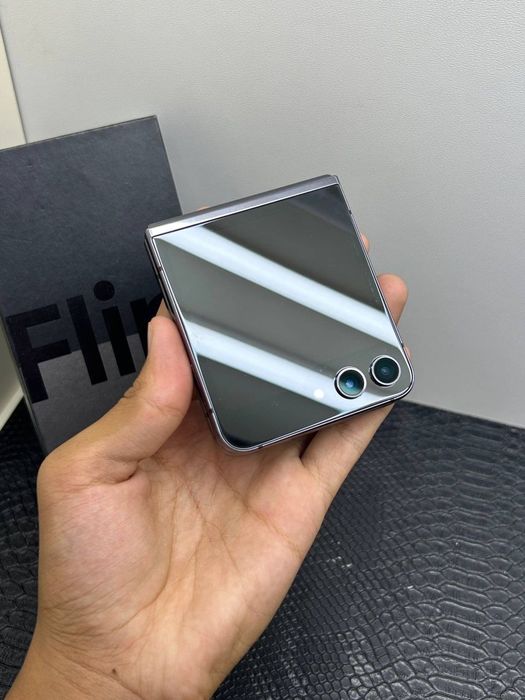 Samsung galaxy z flip 5 5G 8/256gb holati 8/10