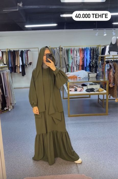 Продам платья новые с платком