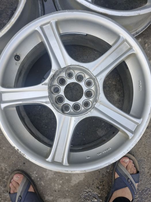 Субару и тойота R17 Тайвань