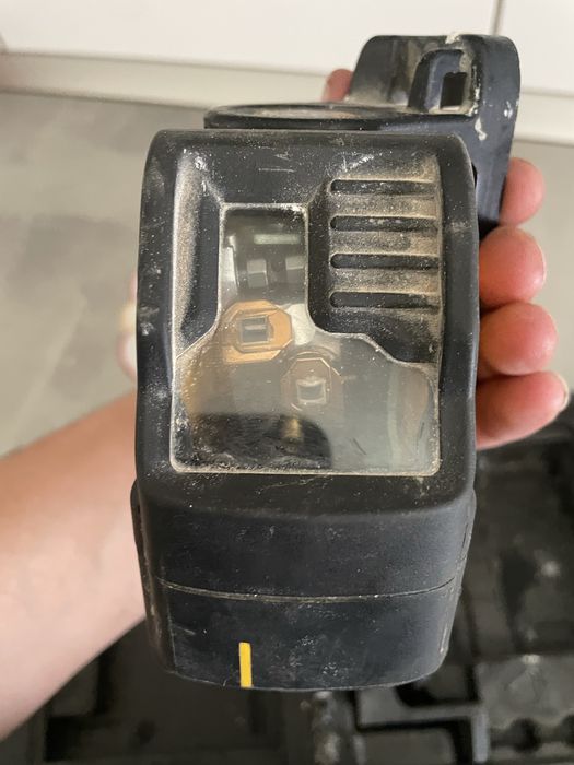 Laser dewalt defect !!! Linie rosiie