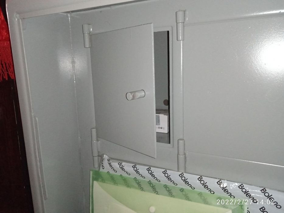 Сейф металлический