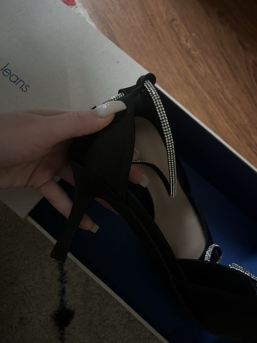 Чисто нови токчета