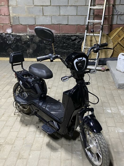 продам скутер бу без акума
