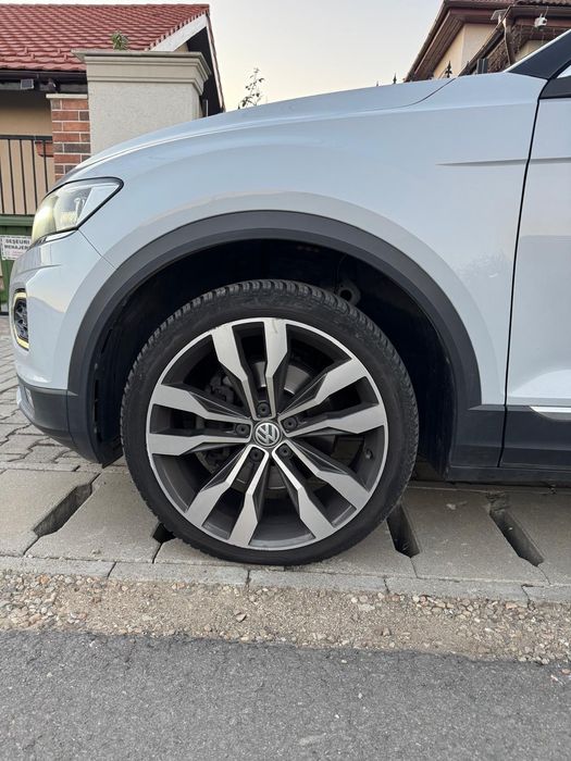 Volkswagen T-Roc 2.0 TDI 150 CP DSG 4Motion – Panoramic – Piele bicoloră – 121.297 km