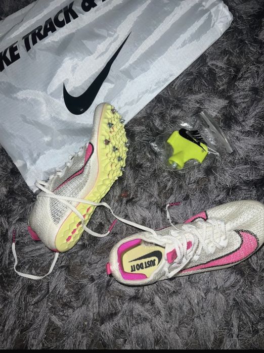 adidasi atletism cuie de alergare