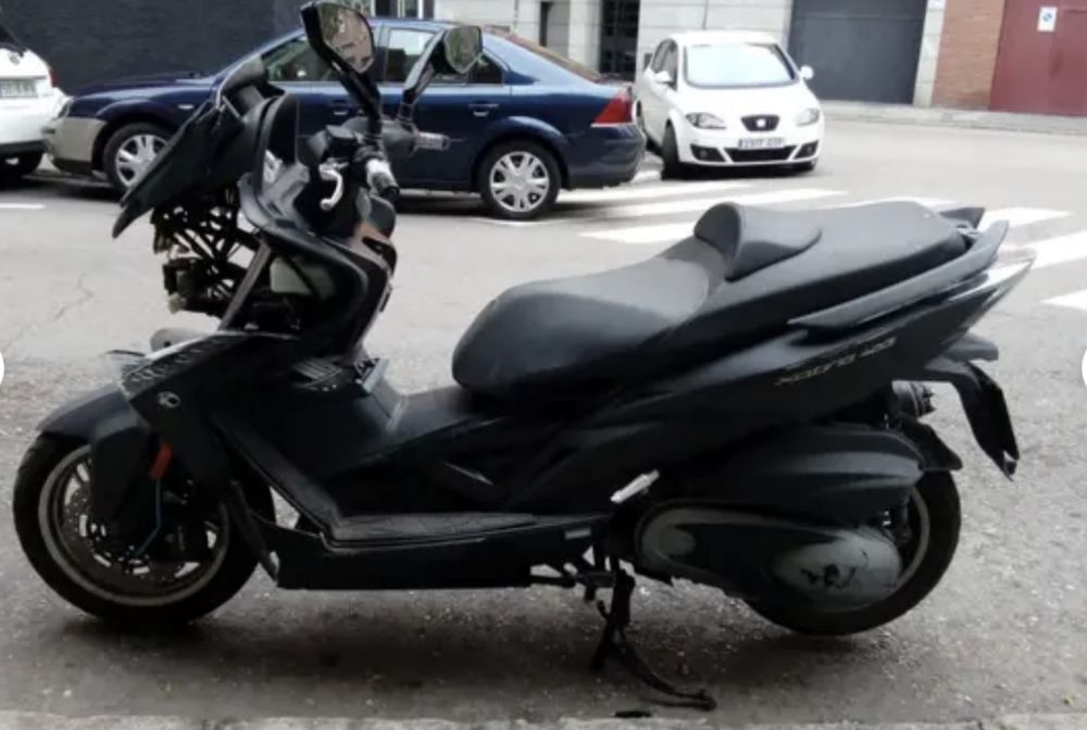 Kymco Xciting 400 НА ЧАСТИ