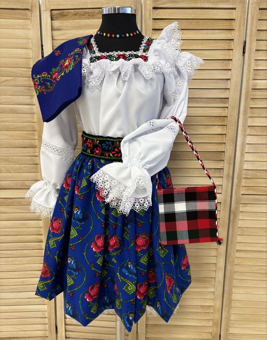 Costum popular complet pentru doamne de Maramures