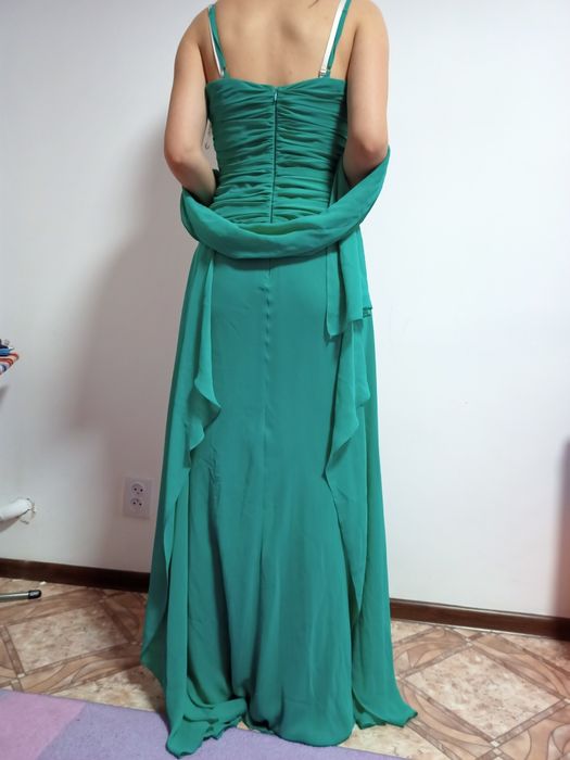 Продам вечернее платье новое