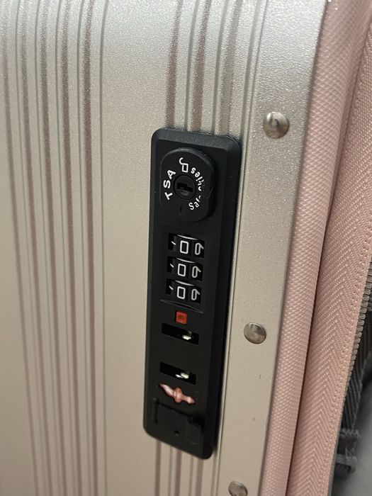 Чемодан сомакат в хорошом качестве