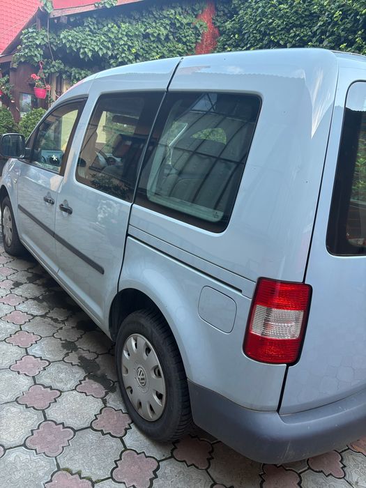 Mașină Volkswagen Caddy