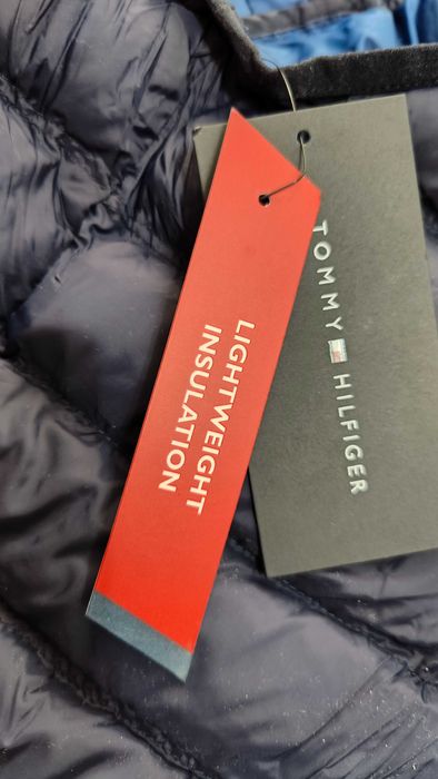 Tommy Hilfiger куртка без рукавов.