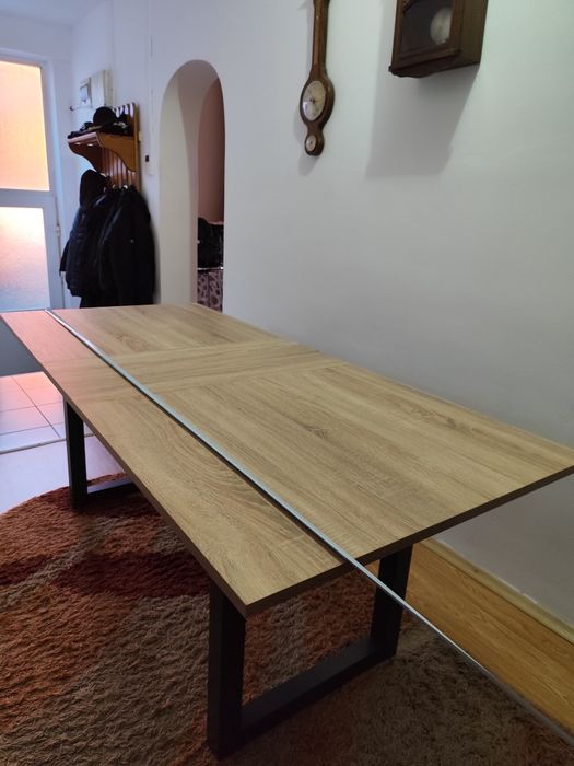 Vând masa sufragerie