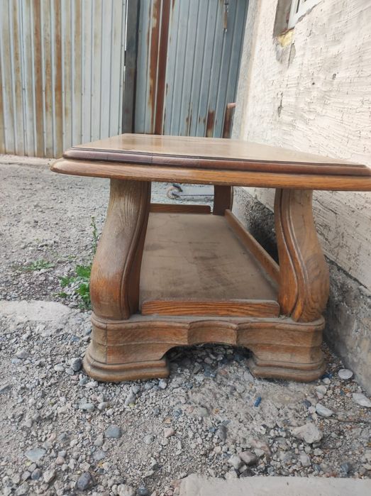 Продам старинный журнальный столик