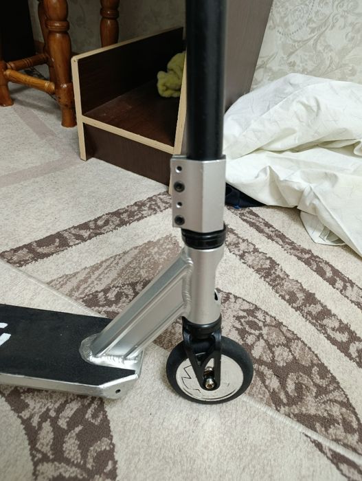 Продам трюковой самокат с лыжами