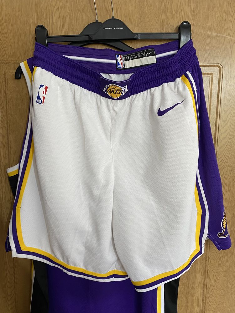 Maieu si short baschet Lebron James Lakers Ploiesti • OLX.ro