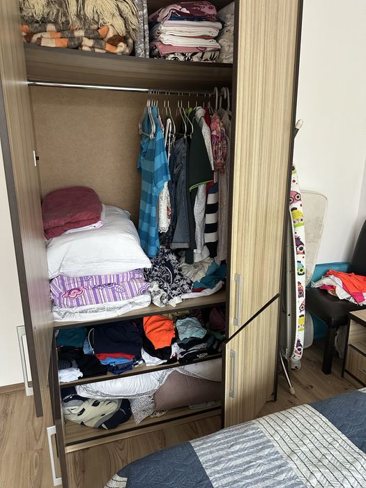 Продавам мебели за спалня