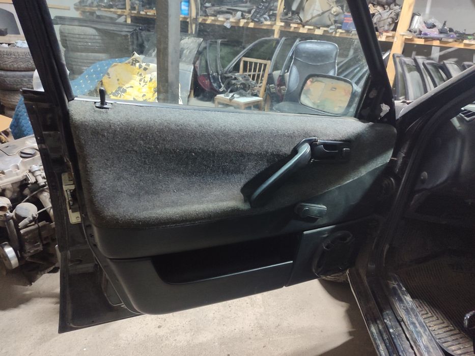 Запчасти на пассат Б3 универсал и седан