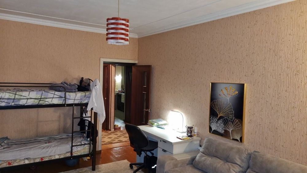 Продается квартира 2/4/4 парк Локомотив