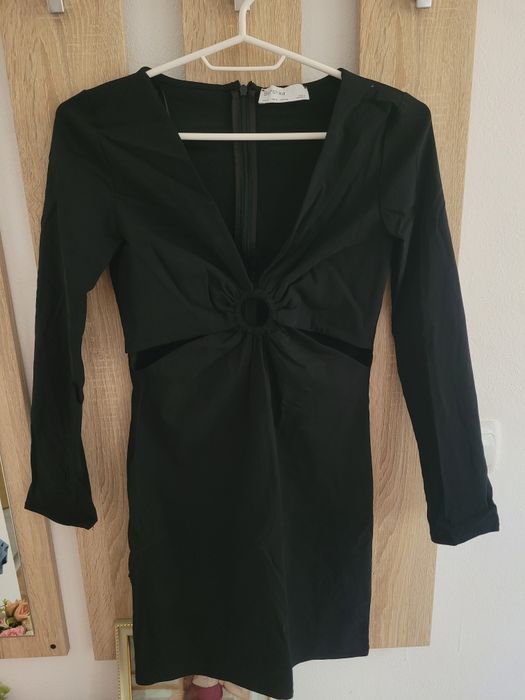 Vând rochie elegantă Bershka