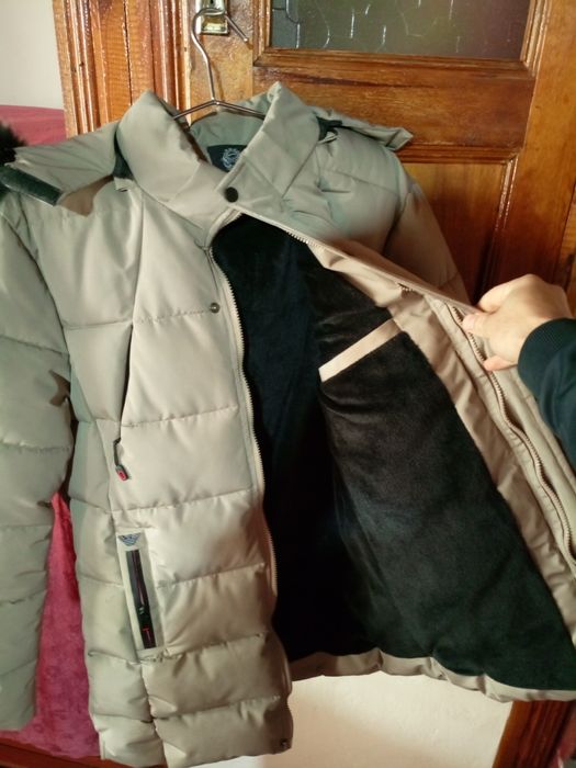 Еркаклар курткаси сотилади