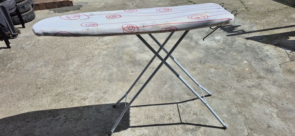 Masă de calcat în stare bună