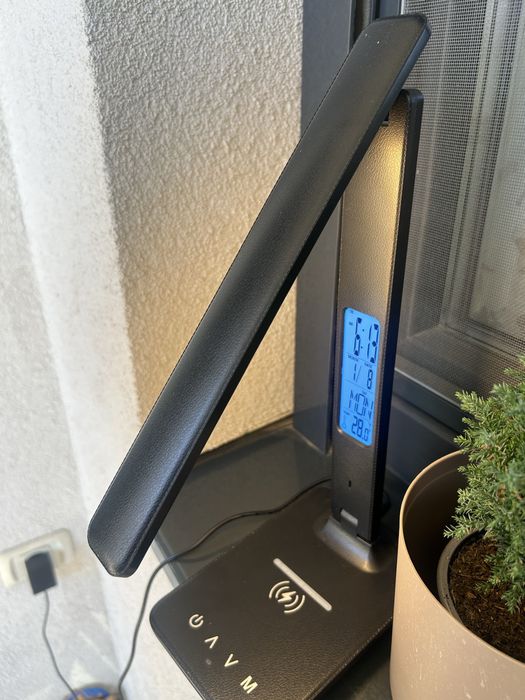 Vand lampa  de birou neutilizata !