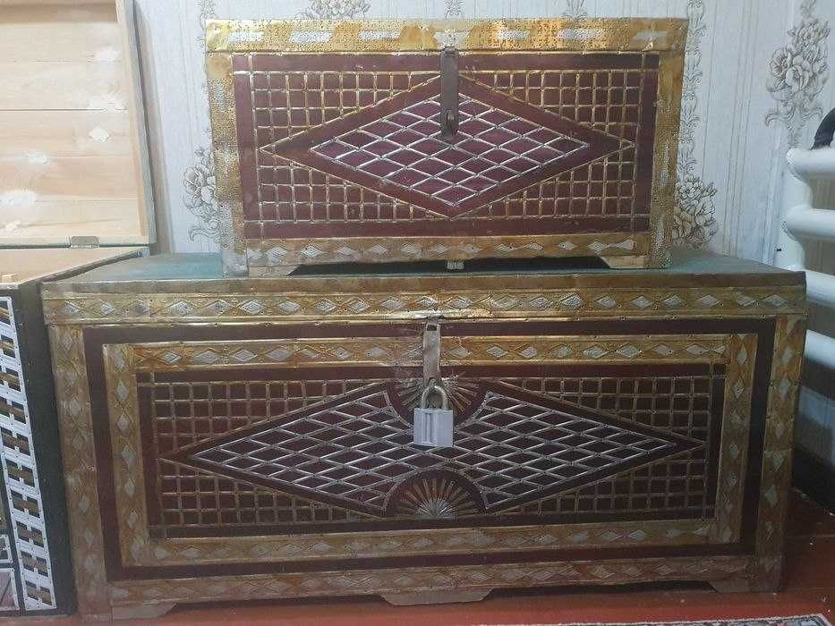 Сандык кутиси билан 1990 йил