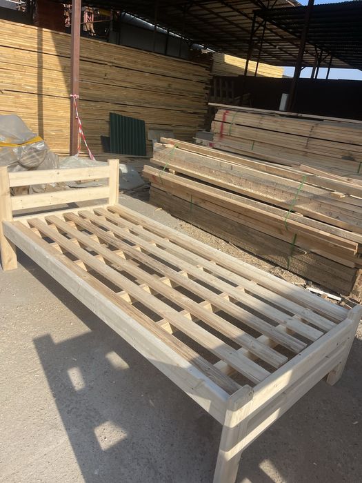 Кровать из массиво дерево