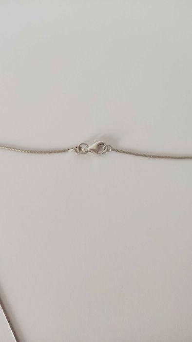 Сребърно колие с голям овален камък