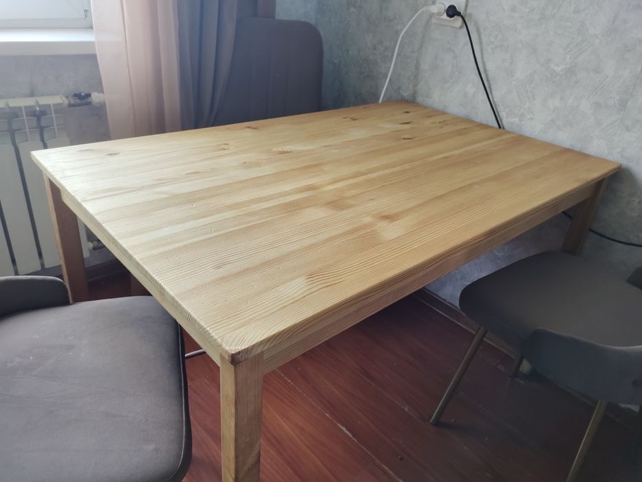 Продам стол кухонный