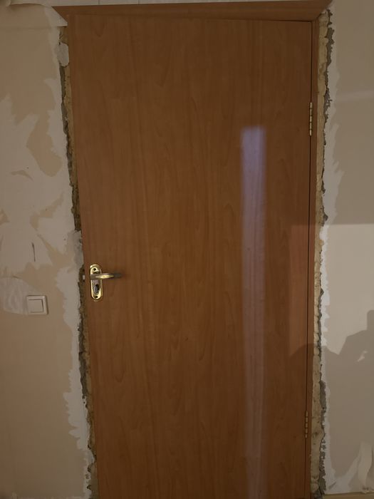 продам срочно двери б/у