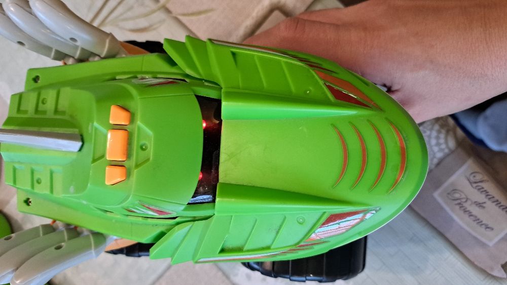 Интерактивна кола акула