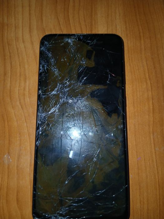 Vând telefone pentru piese