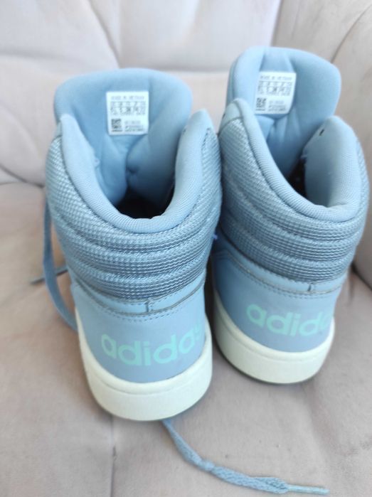 Маратонки  Adidas  38 номер