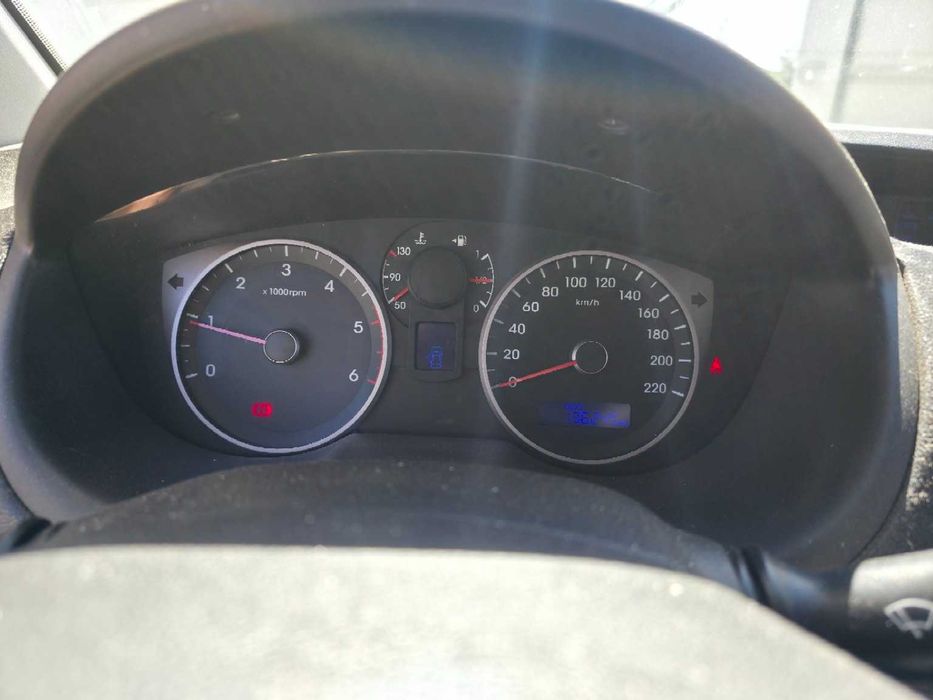 Hyundai i20 1.1 CRDi 2013 – avariat frontal – motor functional