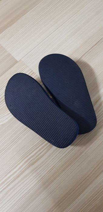 Papuci cu lumini- marime 24/25