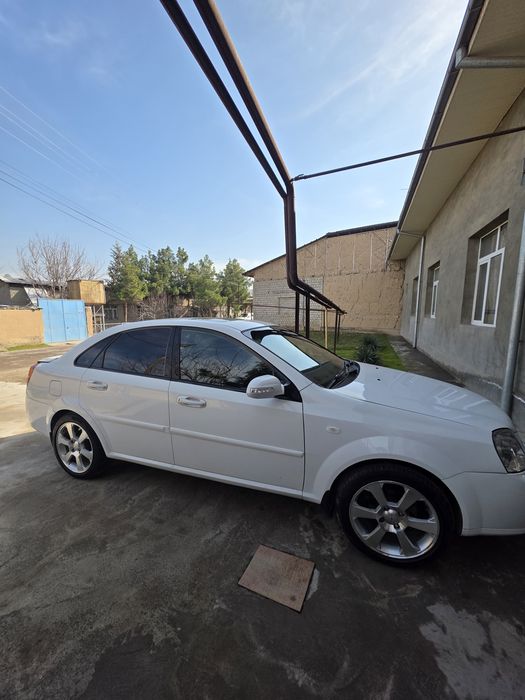 Lasetti , Ласетти 1.8 avtomat gaz-benzin 2009