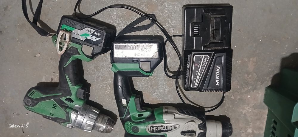 Vand masina filetat si bormasina  cu incarcător si 2 baterie 5 amp