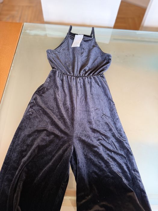 Продавам официален гащеризон на H&M 10-12 г.