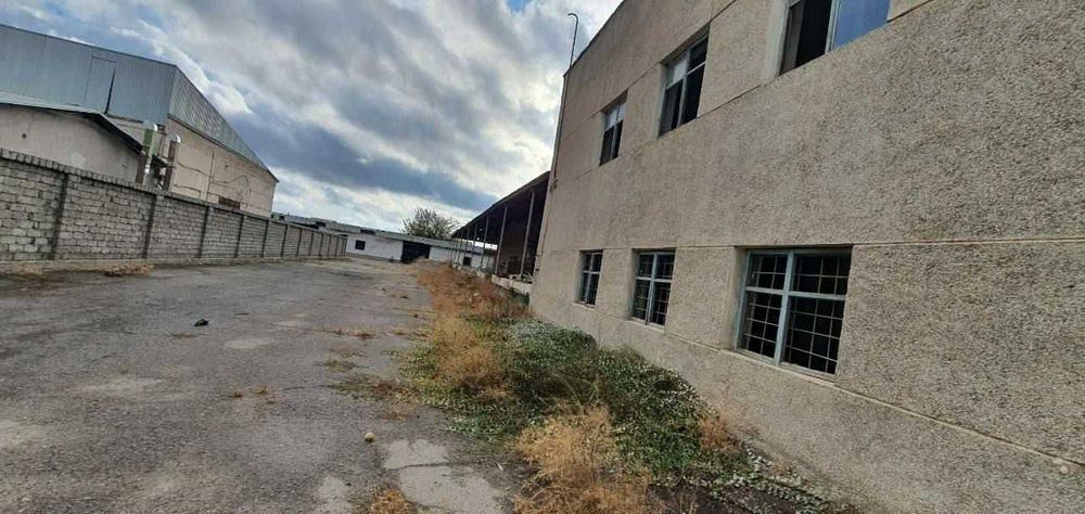 Продаётся 1 га производственная база