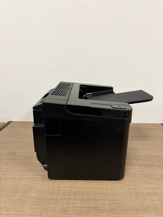 Черно-бял лазерен принтер HP LaserJet P1606dn с гаранция