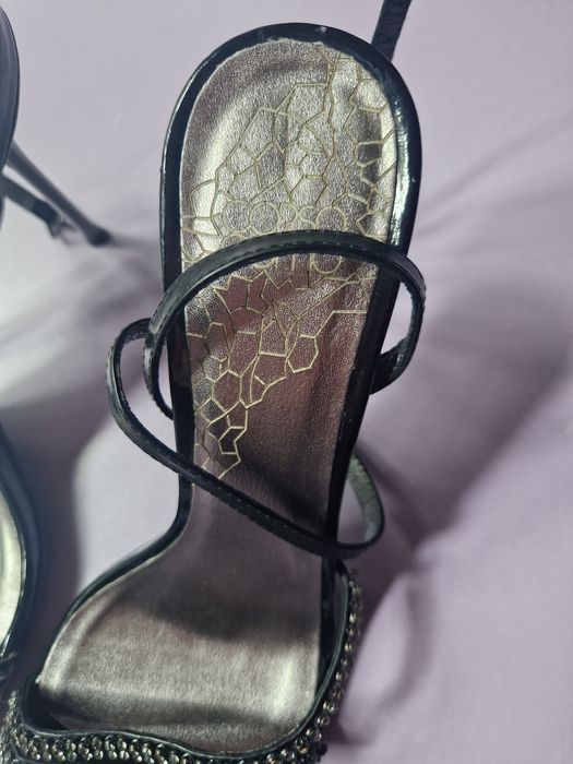 Босоножки женские