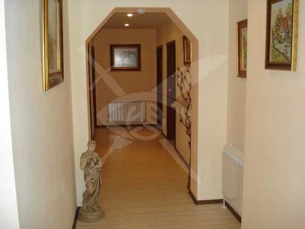 Дава се под наем Етаж от къща в с. Белащица, Област Пловдив - 185 кв.м за 1115 € - Снимка #9