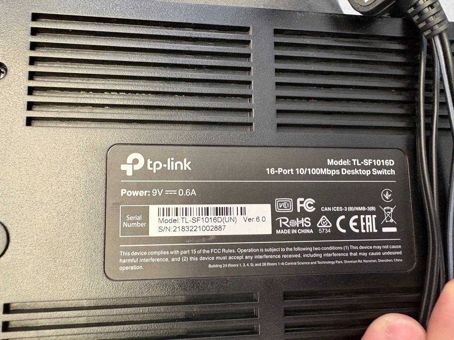 switch tp-link  10/100 Mbps TL-SF1016D