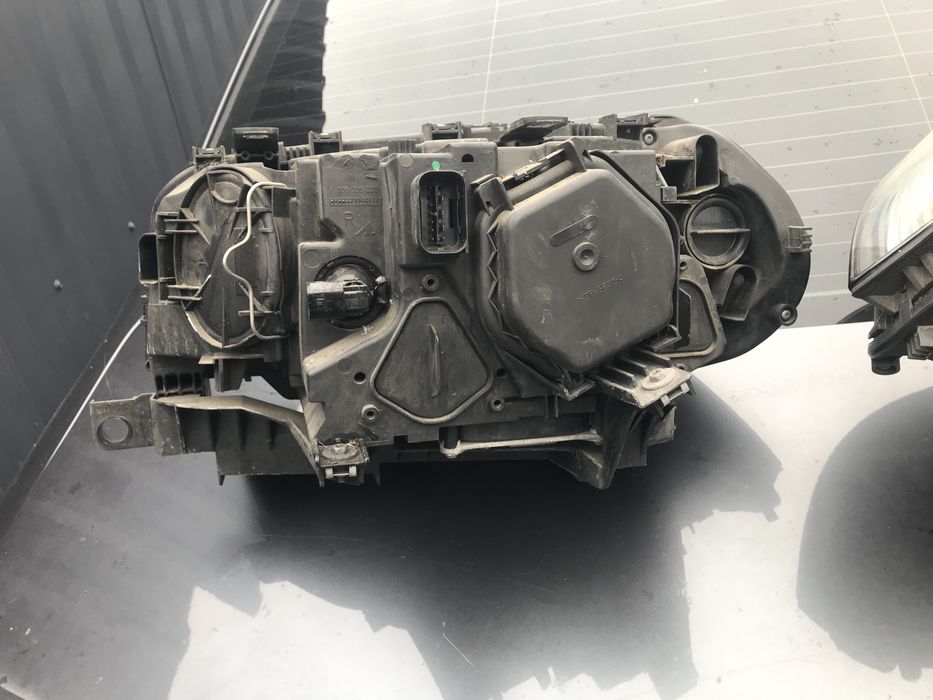 Far stanga dreapta Faruri Bmw X3 E83 Lci Xenon 2007-2010
